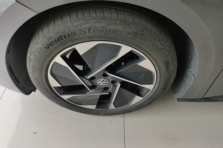 Used Volkswagen ID.3 2023 Upgraded Model Pure Intelligent Enjoyment Version Left Front Wheel Hub