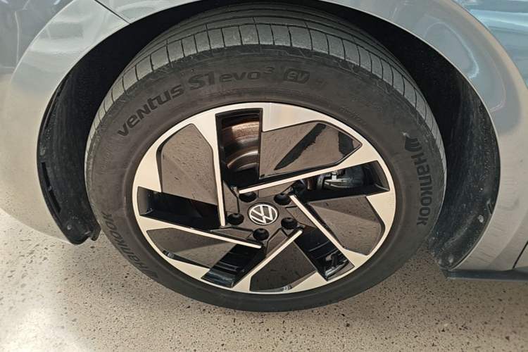 Used Volkswagen ID.3 2023 Pure Smart Edition Left Front Wheel Hub
