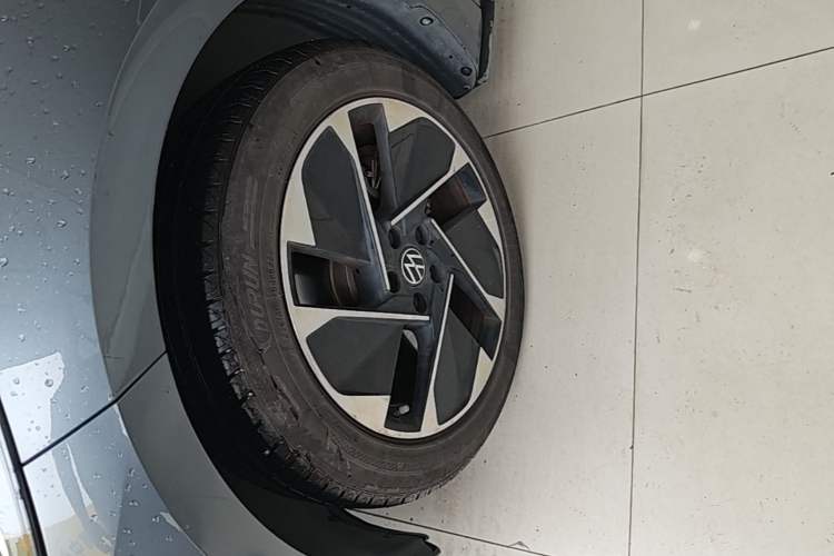 Used Volkswagen ID.3 2023 Pure Smart Edition Left Front Wheel Hub