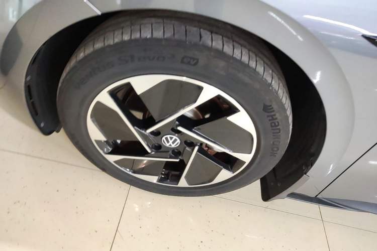 Used Volkswagen ID.3 2023 Upgraded Model Pure Intelligent Enjoyment Version Left Front Wheel Hub