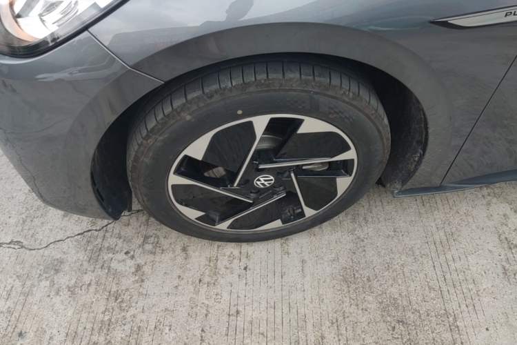 Used Volkswagen ID.3 2023 Pure Smart Edition Left Front Wheel Hub