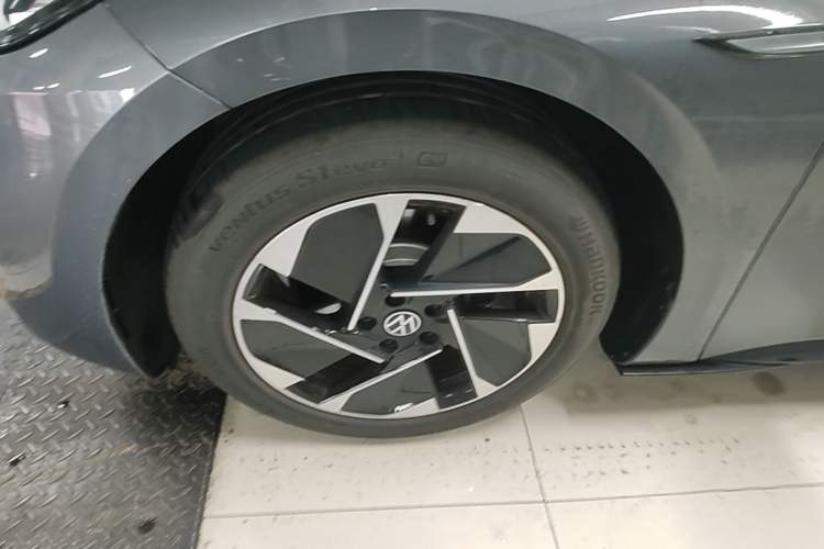 Used Volkswagen ID.3 2023 Pure Smart Edition Left Front Wheel Hub