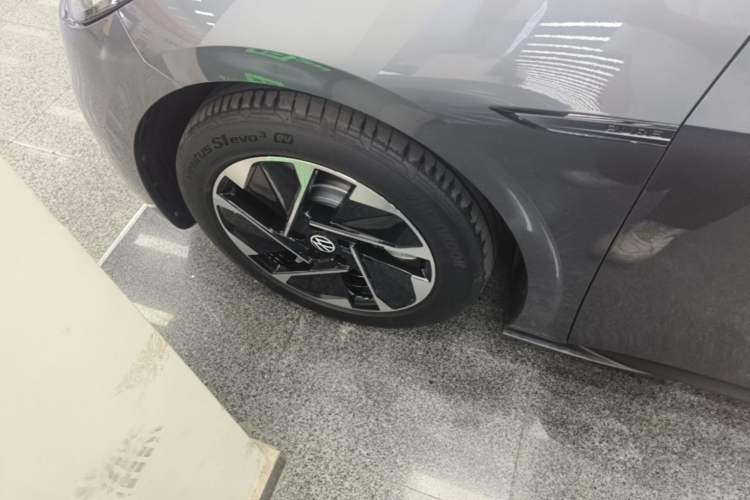 Used Volkswagen ID.3 2023 Upgraded Model Pure Intelligent Enjoyment Version Left Front Wheel Hub