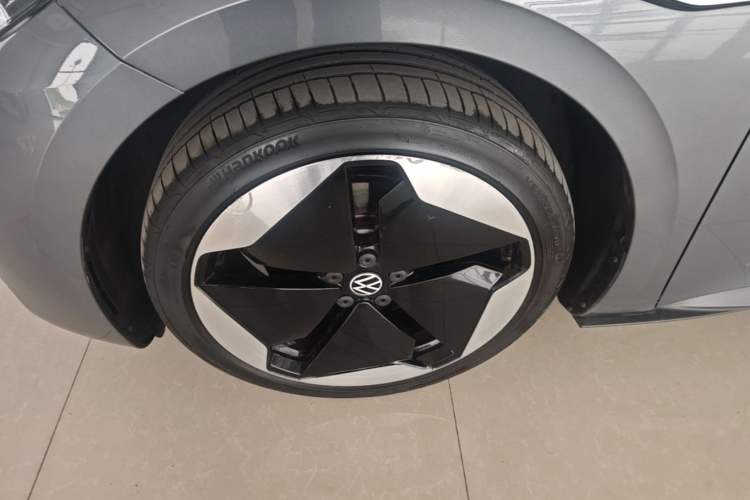 Used Volkswagen ID.3 2023 Pure Smart Edition Left Front Wheel Hub