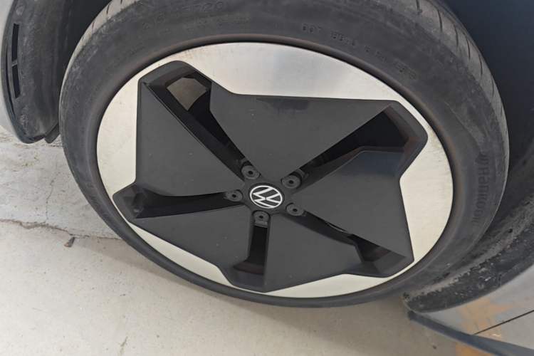 Used Volkswagen ID.3 2023 Upgraded Model Pure Intelligent Enjoyment Version Left Front Wheel Hub