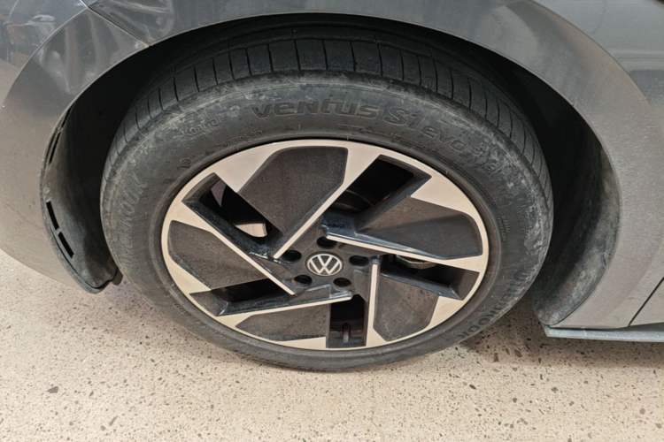 Used Volkswagen ID.3 2023 Pure Smart Edition Left Front Wheel Hub