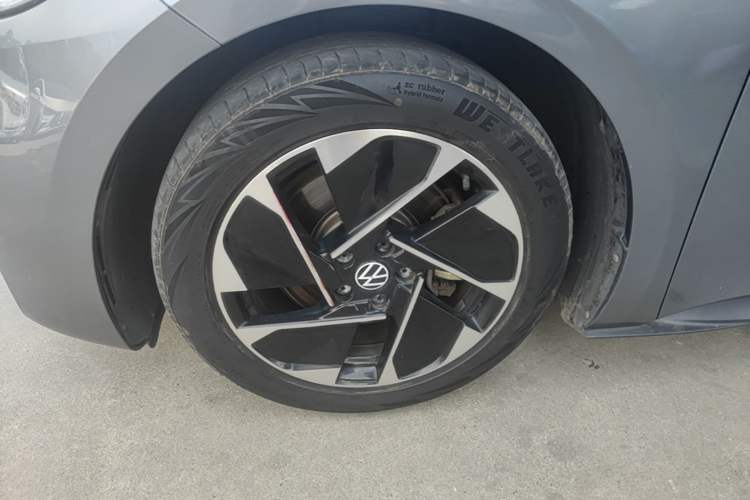 Used Volkswagen ID.3 2023 Pure Smart Edition Left Front Wheel Hub
