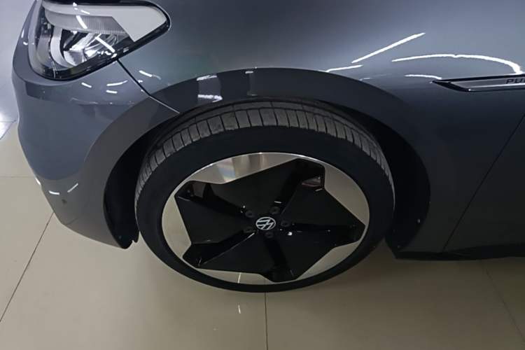 Used Volkswagen ID.3 2023 Pure Smart Edition Left Front Wheel Hub