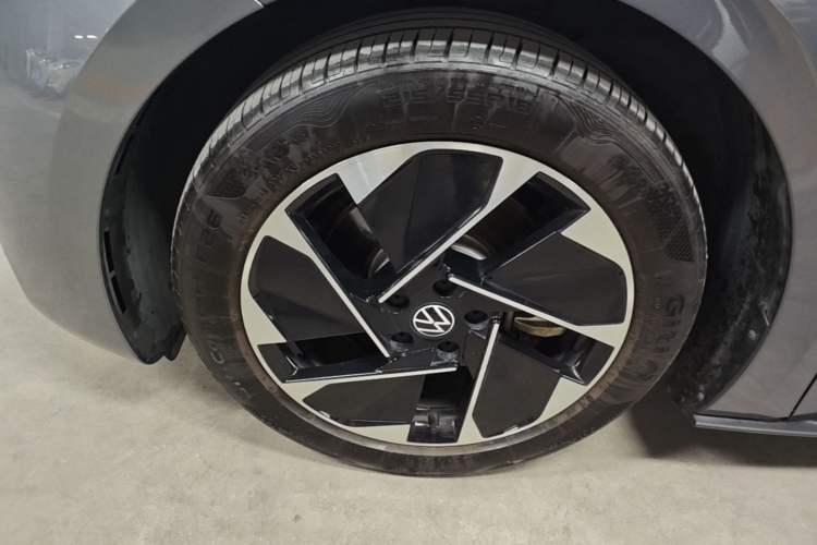 Used Volkswagen ID.3 2023 Pure Smart Edition Left Front Wheel Hub