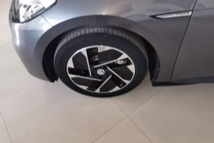 Used Volkswagen ID.3 2023 Pure Smart Edition Left Front Wheel Hub