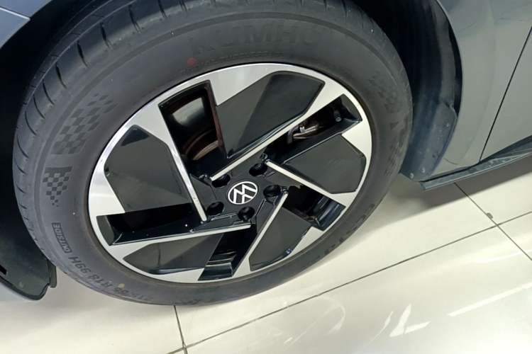 Used Volkswagen ID.3 2023 Pure Smart Edition Left Front Wheel Hub