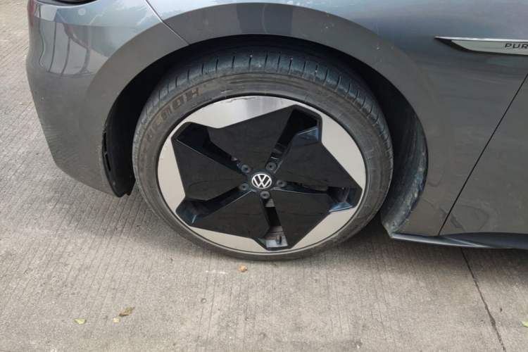 Used Volkswagen ID.3 2023 Upgraded Model Pure Intelligent Enjoyment Version Left Front Wheel Hub