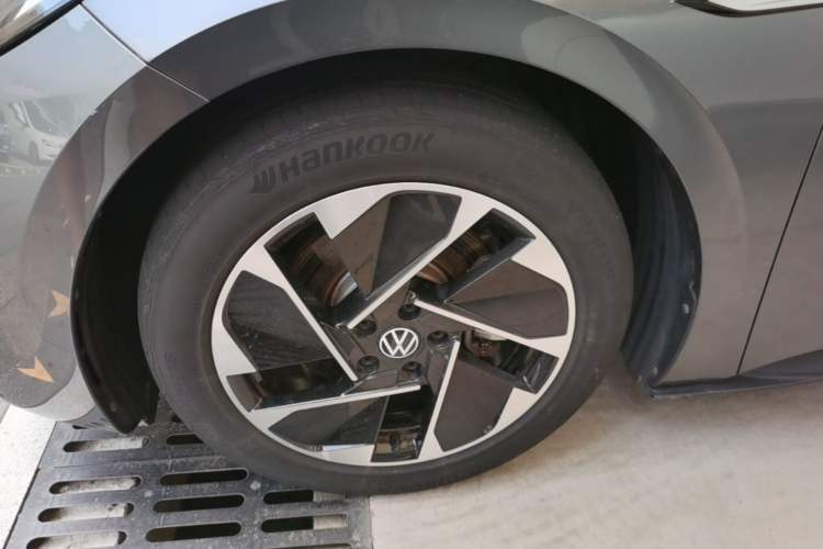 Used Volkswagen ID.3 2023 Upgraded Model Pure Intelligent Enjoyment Version Left Front Wheel Hub