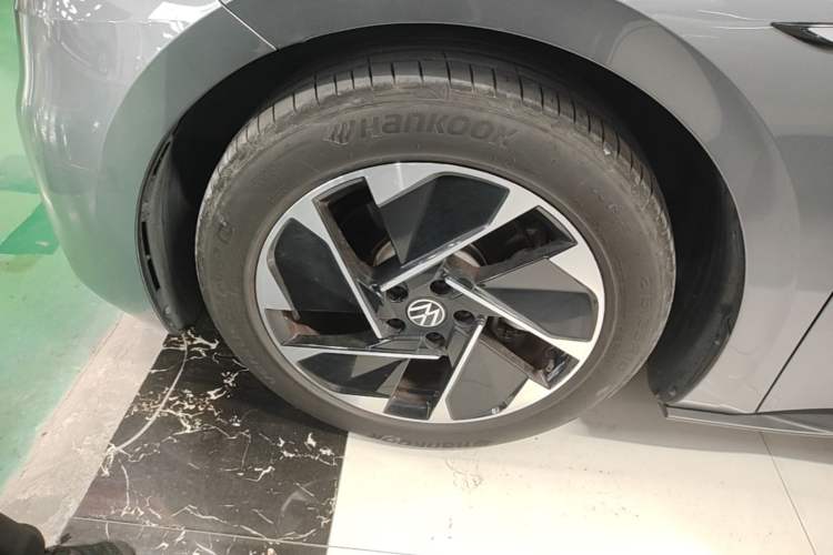 Used Volkswagen ID.3 2023 Upgraded Model Pure Intelligent Enjoyment Version Left Front Wheel Hub