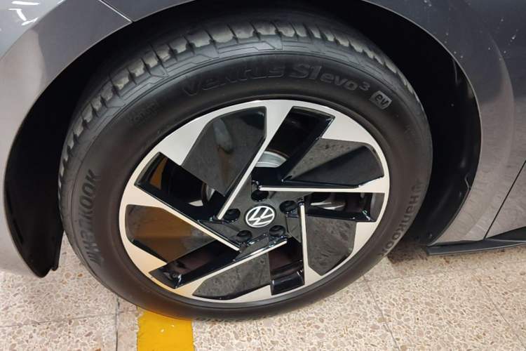 Used Volkswagen ID.3 2023 Upgraded Model Pure Intelligent Enjoyment Version Left Front Wheel Hub