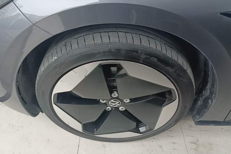 Used Volkswagen ID.3 2023 Pure Smart Edition Left Front Wheel Hub