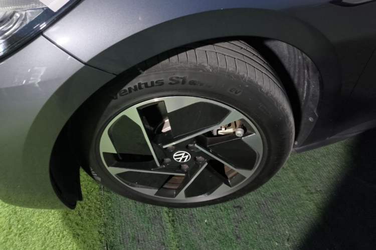 Used Volkswagen ID.3 2023 Pure Smart Edition Left Front Wheel Hub