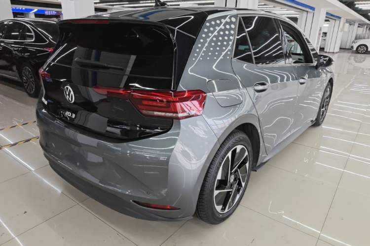 Used Volkswagen ID.3 2023 Pure Smart Edition Rear Right 45 Deg