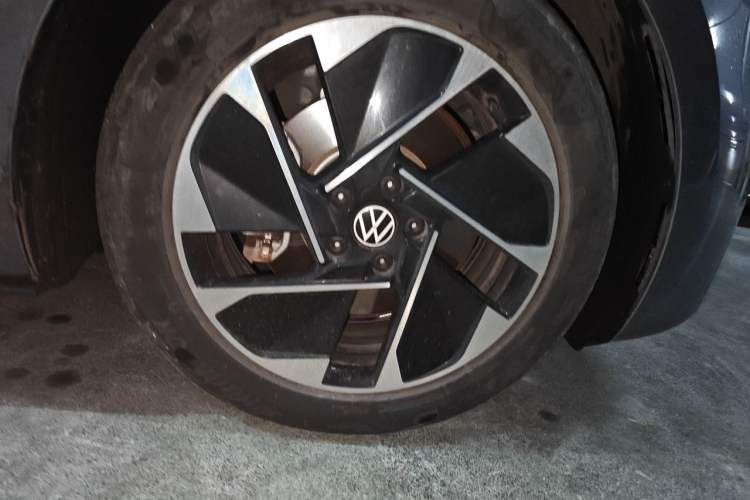 Used Volkswagen ID.3 2023 Upgraded Model Pure Intelligent Enjoyment Version Right Front Wheel Hub