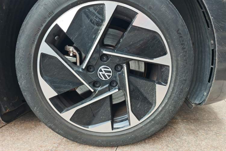 Used Volkswagen ID.3 2023 Upgraded Model Pure Intelligent Enjoyment Version Right Front Wheel Hub