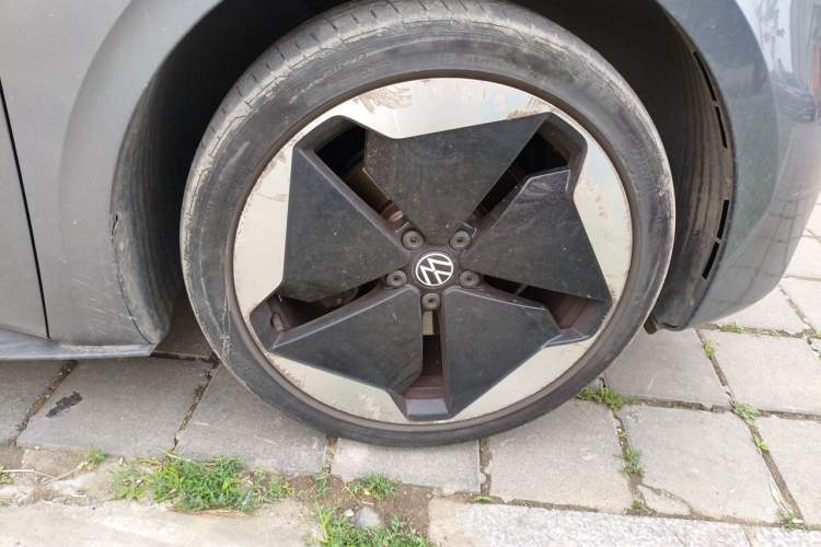 Used Volkswagen ID.3 2023 Pure Smart Edition Right Front Wheel Hub