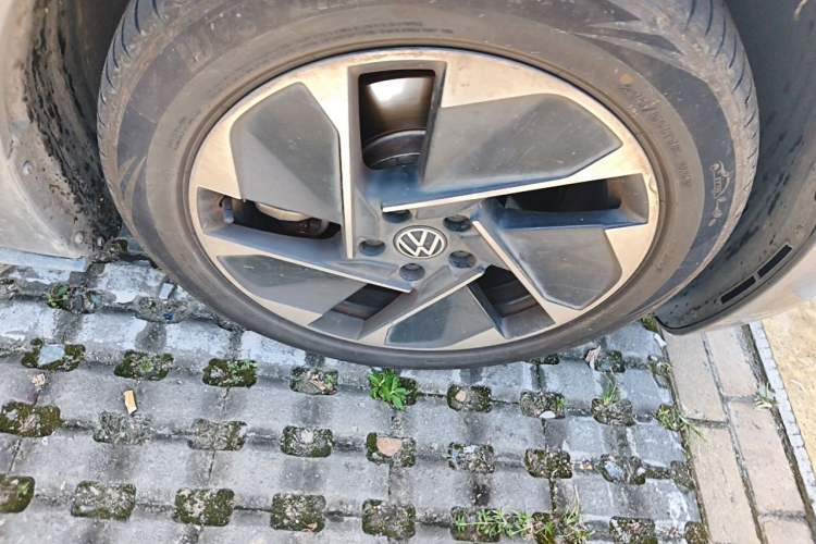 Used Volkswagen ID.3 2023 Upgraded Model Pure Intelligent Enjoyment Version Right Front Wheel Hub