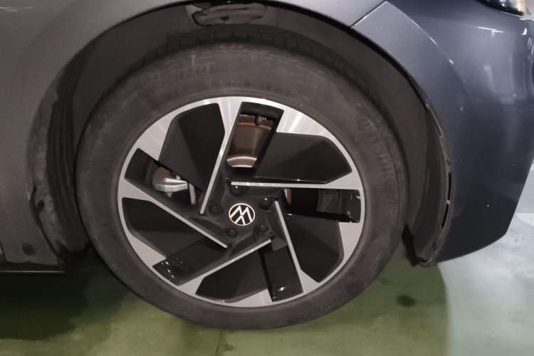 Used Volkswagen ID.3 2023 Upgraded Model Pure Intelligent Enjoyment Version Right Front Wheel Hub