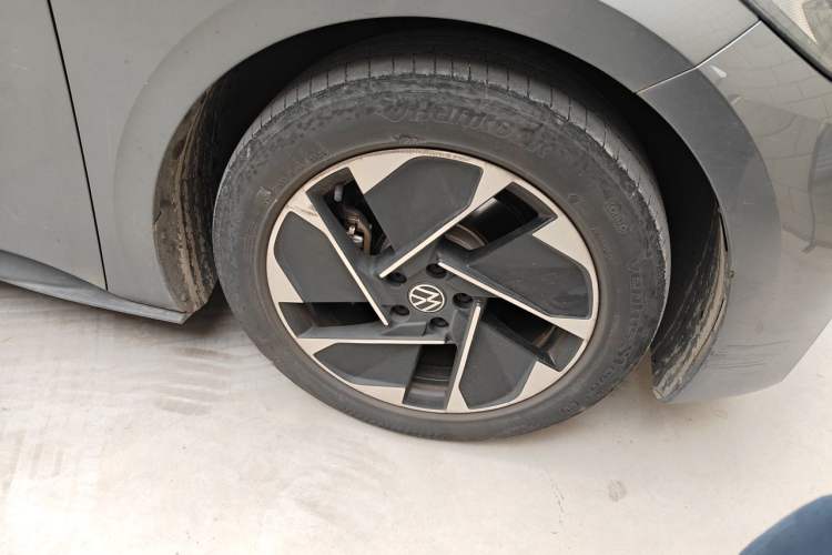 Used Volkswagen ID.3 2023 Upgraded Model Pure Intelligent Enjoyment Version Right Front Wheel Hub