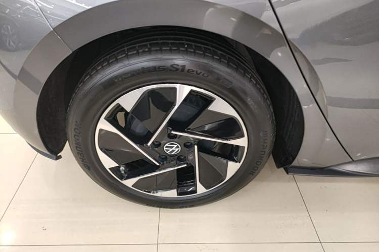 Used Volkswagen ID.3 2023 Upgraded Model Pure Intelligent Enjoyment Version Right Rear Wheel Hub