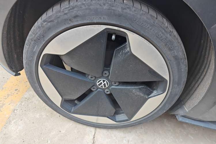 Used Volkswagen ID.3 2023 Upgraded Model Pure Intelligent Enjoyment Version Right Rear Wheel Hub
