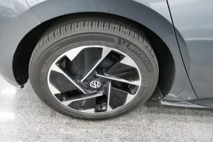 Used Volkswagen ID.3 2023 Upgraded Model Pure Intelligent Enjoyment Version Right Rear Wheel Hub