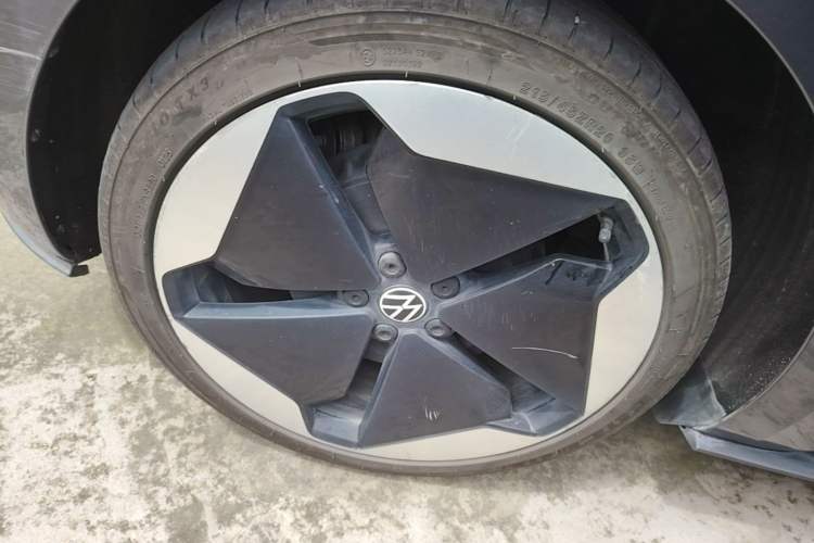 Used Volkswagen ID.3 2023 Upgraded Model Pure Intelligent Enjoyment Version Right Rear Wheel Hub