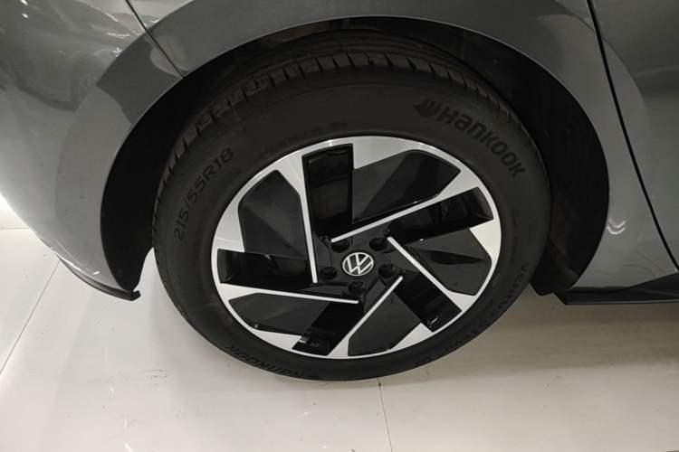 Used Volkswagen ID.3 2023 Upgraded Model Pure Intelligent Enjoyment Version Right Rear Wheel Hub