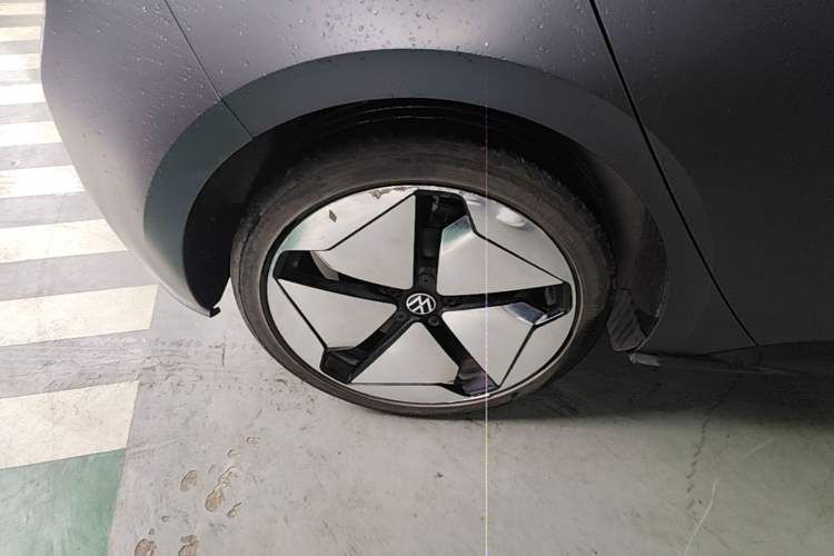 Used Volkswagen ID.3 2023 Upgraded Model Pure Intelligent Enjoyment Version Right Rear Wheel Hub