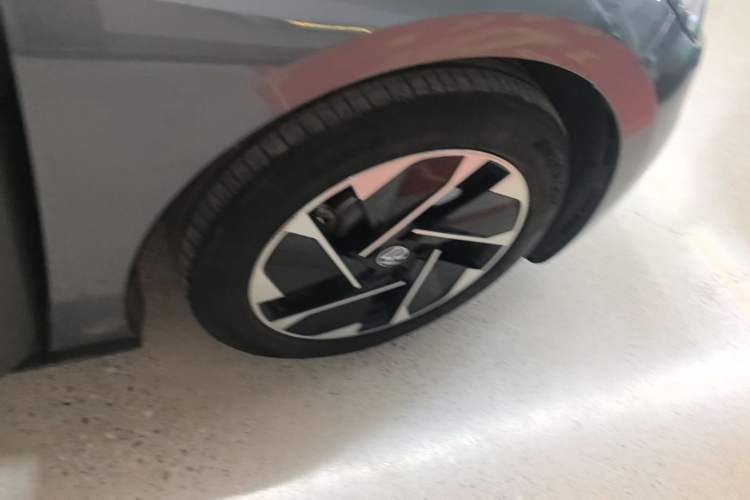 Used Volkswagen ID.3 2023 Upgraded Model Pure Intelligent Enjoyment Version Right Rear Wheel Hub
