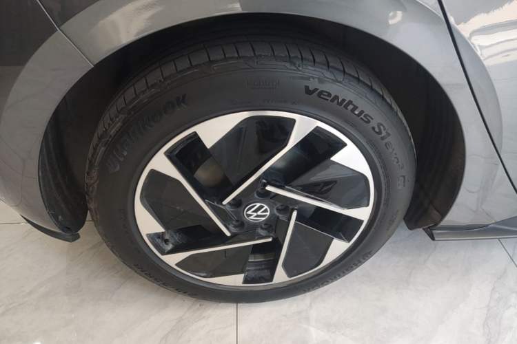 Used Volkswagen ID.3 2023 Upgraded Model Pure Intelligent Enjoyment Version Right Rear Wheel Hub