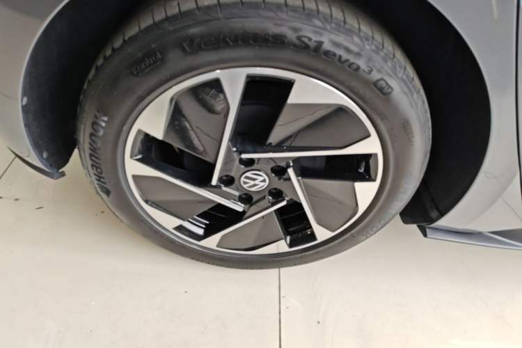 Used Volkswagen ID.3 2023 Upgraded Model Pure Intelligent Enjoyment Version Right Rear Wheel Hub