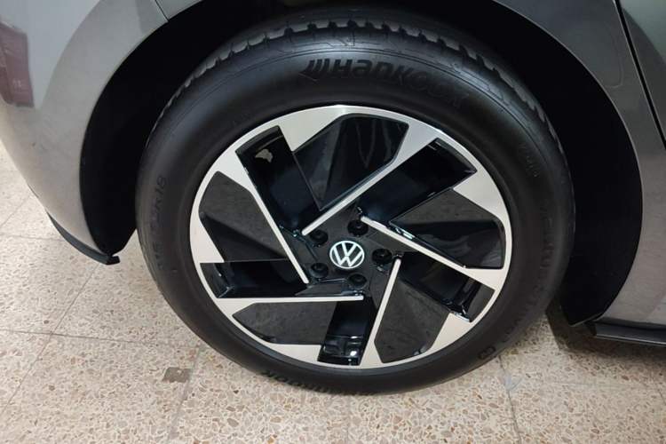 Used Volkswagen ID.3 2023 Upgraded Model Pure Intelligent Enjoyment Version Right Rear Wheel Hub