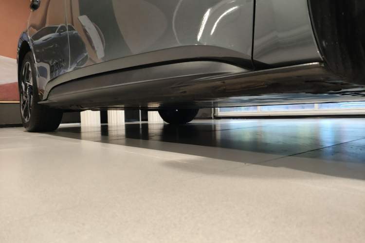 Used Volkswagen ID.3 2023 Upgraded Model Pure Intelligent Enjoyment Version Right Side Sill