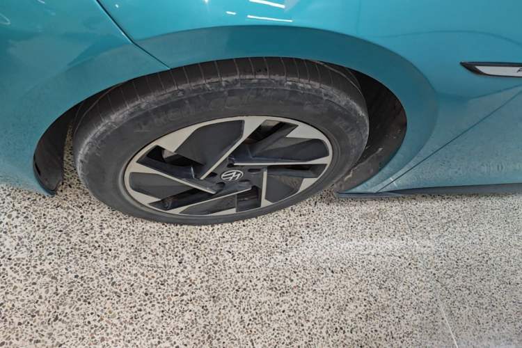 Used Volkswagen ID.3 2023 Pure Smart Edition Left Front Wheel Hub