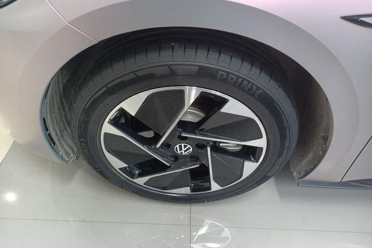 Used Volkswagen ID.3 2023 Upgraded Model Pure Intelligent Enjoyment Version Left Front Wheel Hub