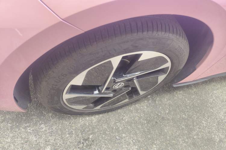 Used Volkswagen ID.3 2023 Upgraded Model Pure Intelligent Enjoyment Version Left Front Wheel Hub