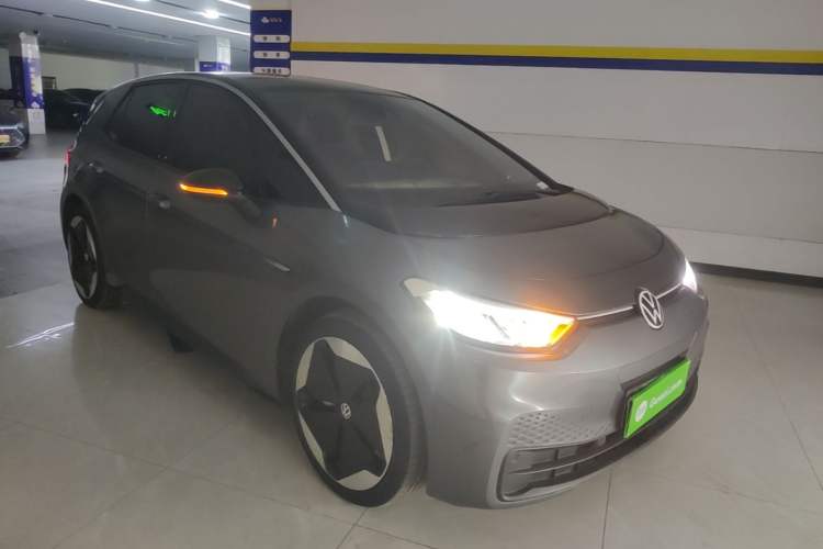 Used Volkswagen ID.3 2023 Upgraded Model Pure Intelligent Enjoyment Version Front Right 45 Deg