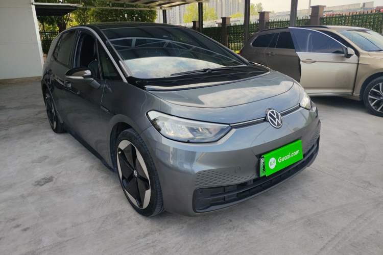 Used Volkswagen ID.3 2023 Upgraded Model Pure Intelligent Enjoyment Version Front Right 45 Deg