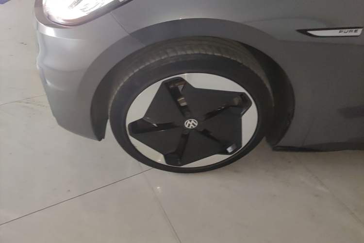 Used Volkswagen ID.3 2023 Upgraded Model Pure Intelligent Enjoyment Version Left Front Wheel Hub