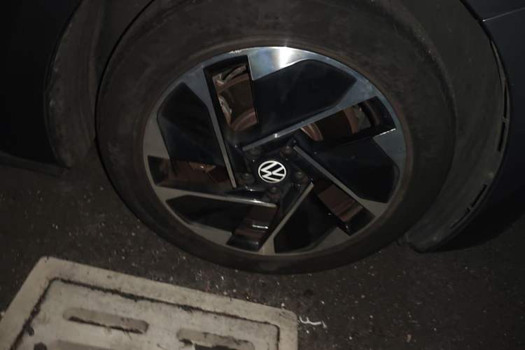 Used Volkswagen ID.3 2023 Upgraded Model Pure Intelligent Enjoyment Version Right Front Wheel Hub