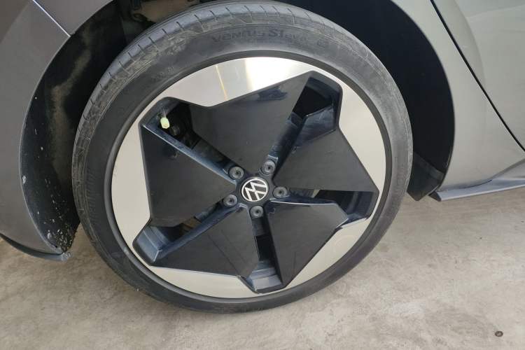 Used Volkswagen ID.3 2023 Upgraded Model Pure Intelligent Enjoyment Version Right Rear Wheel Hub