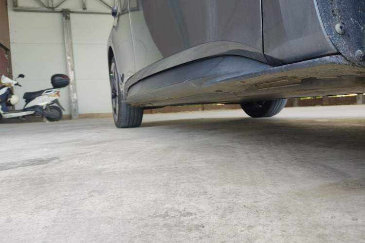 Used Volkswagen ID.3 2023 Upgraded Model Pure Intelligent Enjoyment Version Right Side Sill
