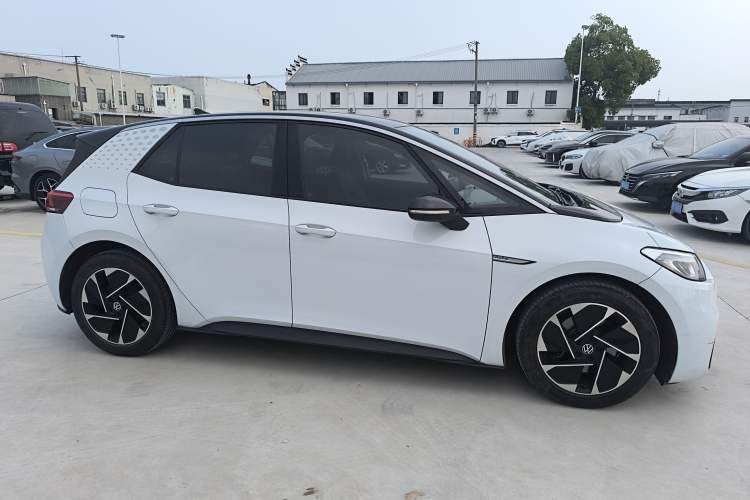 Used Volkswagen ID.3 2023 Upgraded Model Pure Intelligent Enjoyment Version Exterior 2