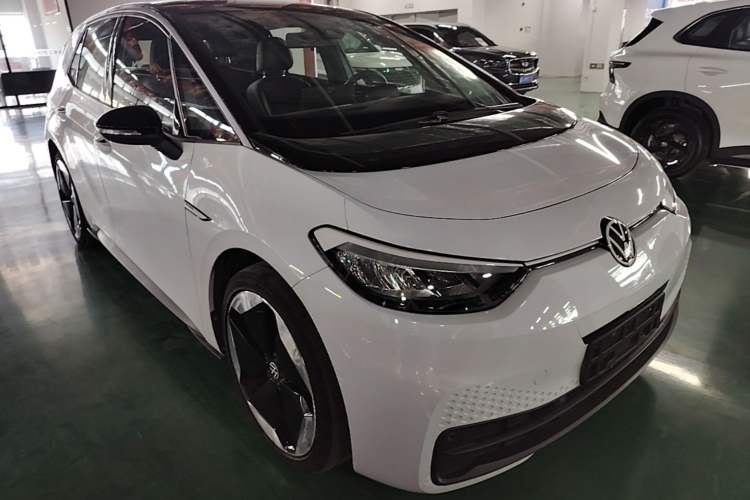 Used Volkswagen ID.3 2023 Upgraded Model Pure Intelligent Enjoyment Version Front Right 45 Deg